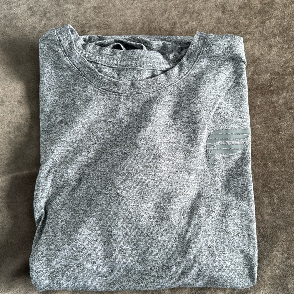 Fabletics crewneck tee. Boxy fit. Logo on front. Color-heather gray. Size-Large